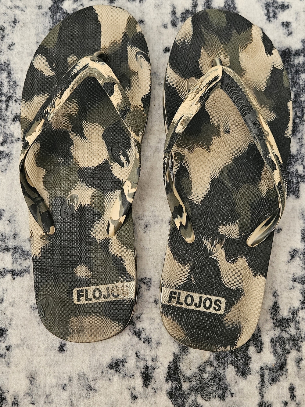 Flojos Camouflage Flip Flop Sandals in Green and Tan